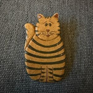 Vintage 1980’s Wooden Brown Striped Tabby Cat Brooch Pin with C clasp.